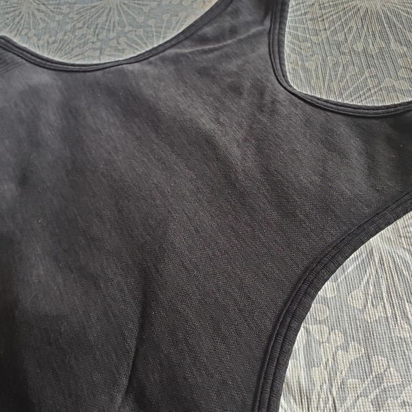 Lululemon Tank - Picture 5 of 8